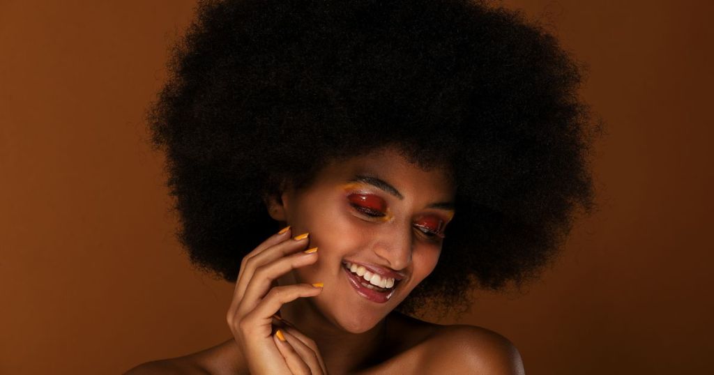 美しいアフロ女性