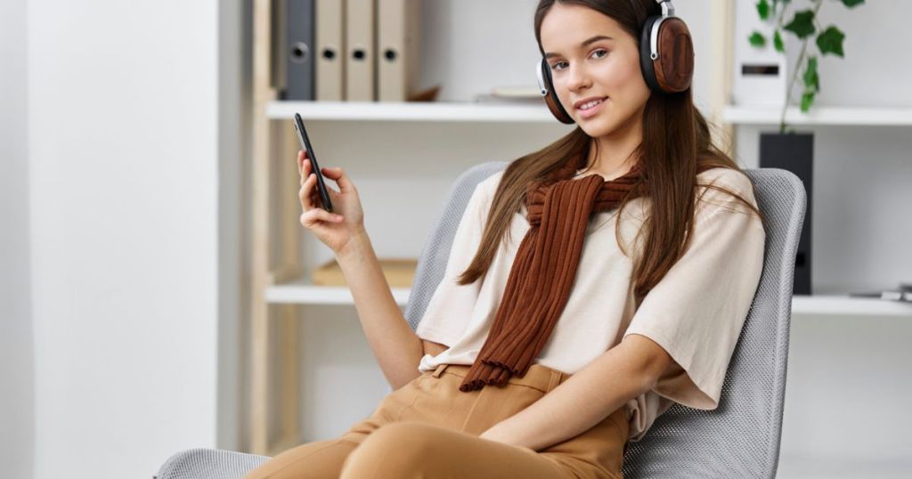 音楽 ハッピースマイル 椅子 イヤホン 瞑想 10代の電話 生活