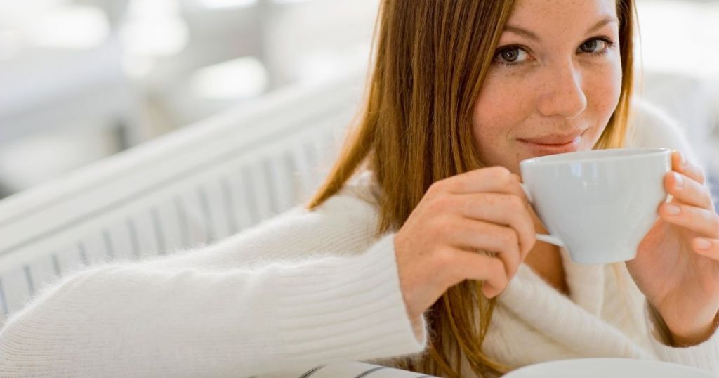 在宅勤務する女性