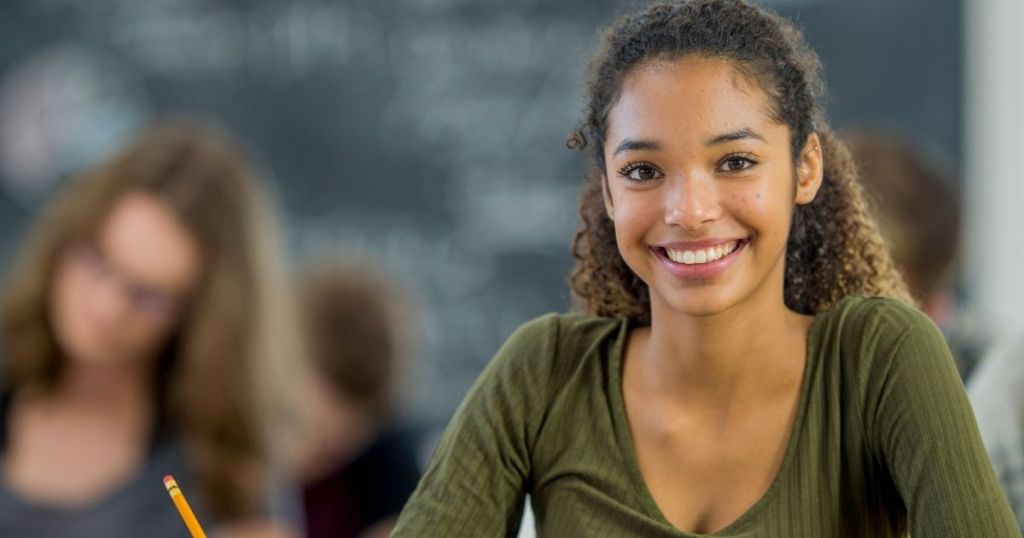 クラスにいる女子学生